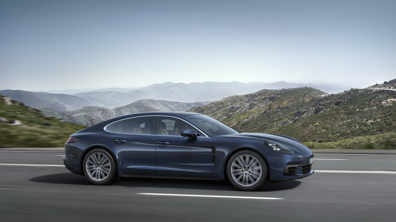 Illustration for article titled El nuevo Porsche Panamera tiene 550 caballos de fuerza y se transforma al estilo de Iron Man